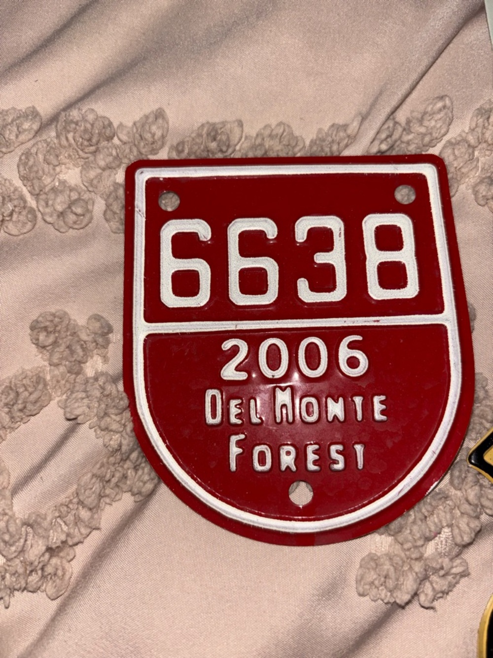 80s & 90s Del Monte Forest - Pebble Beach Auto Car License Plate Gate Badges (5) - Picture 5 of 7